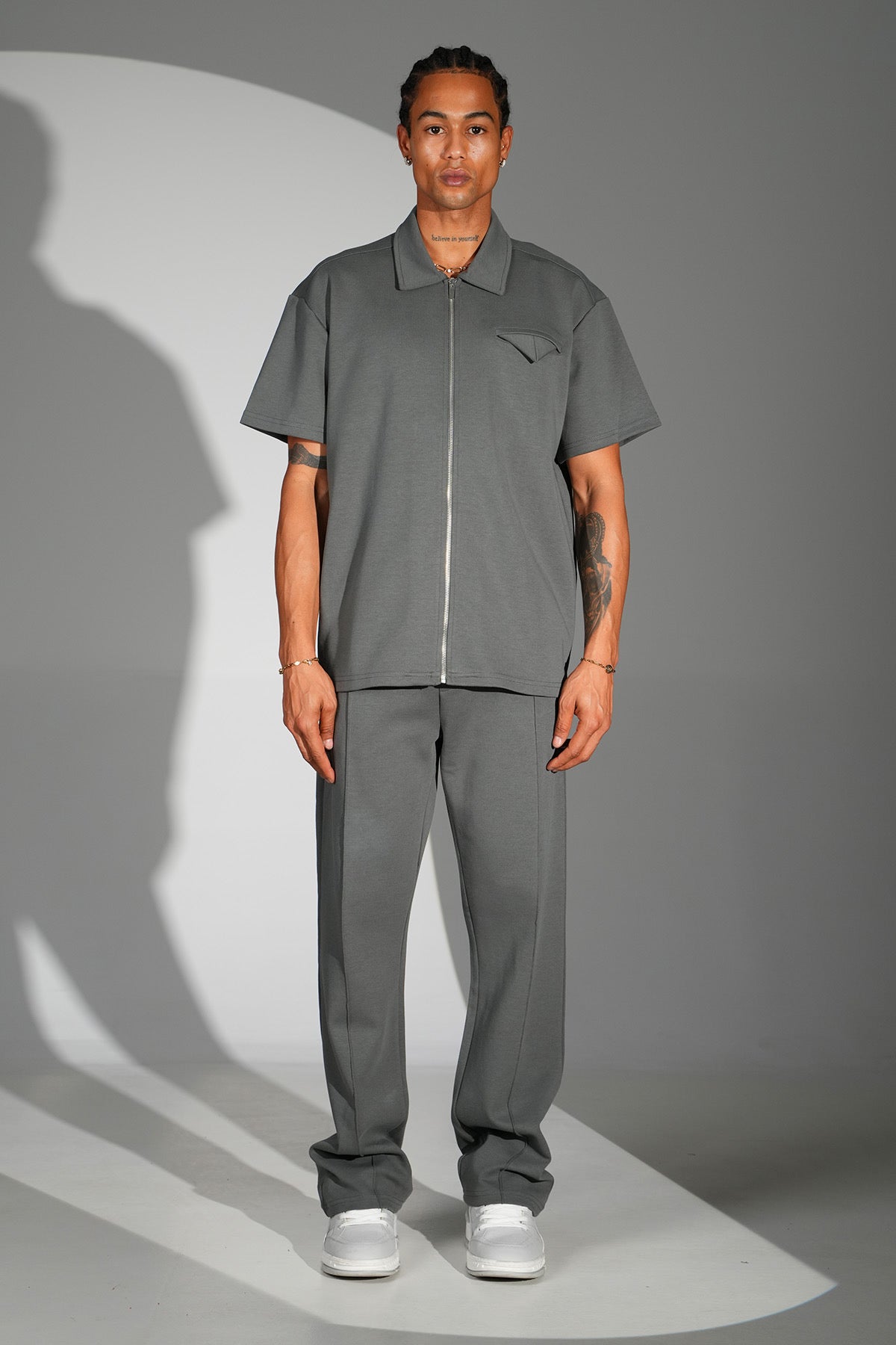 Ensemble gris Ikao